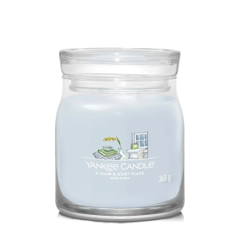 A Calm & Quiet Place MEDIUM YANKEE CANDLE | Pinalli