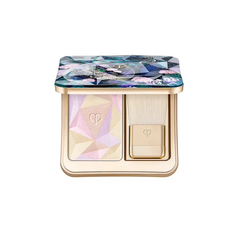 The Luminizing Face Enhancer CLÉ DE PEAU BEAUTÉ | Pinalli